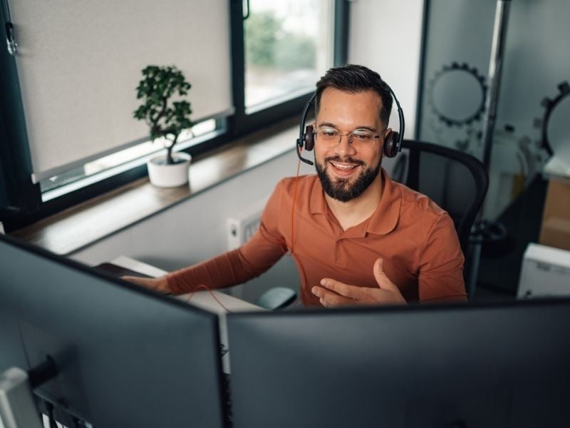 Status Quo_Why Businesses Choose vCom