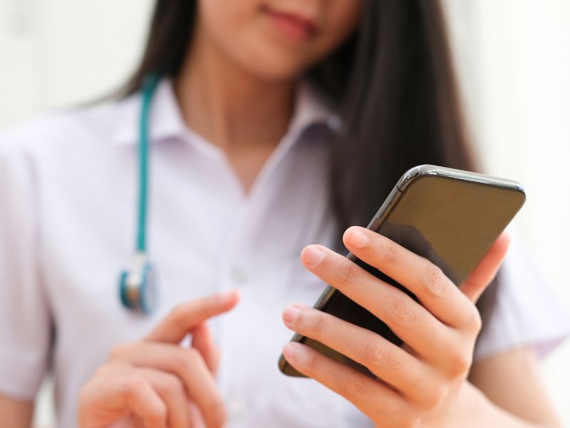 Top Ways Midsize Companies Can Cut Costs on Network and Mobile Bills